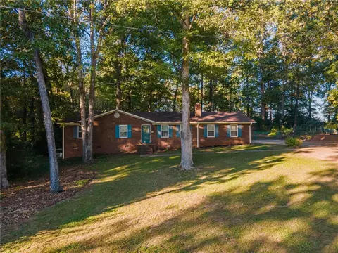 203 Hickory Dr, Easley, SC 29642 photo 1