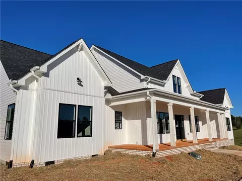 2003 Aberdeen Ln, Walhalla, SC 29691 photo 1