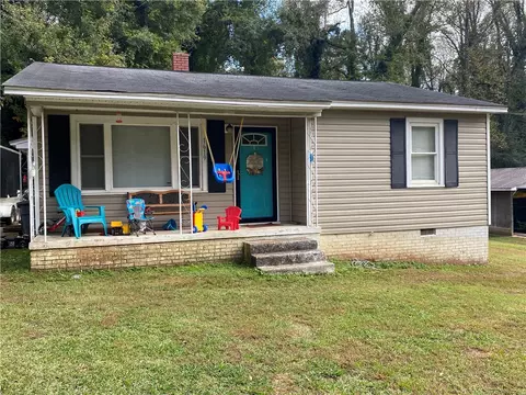 1619 Preston Dr, Anderson, SC 29621 photo 1