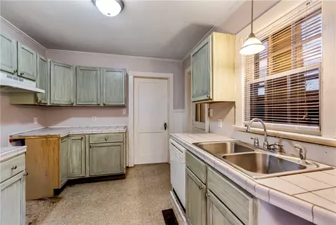 930 Cherry St, Pendleton, SC 29670 photo 8