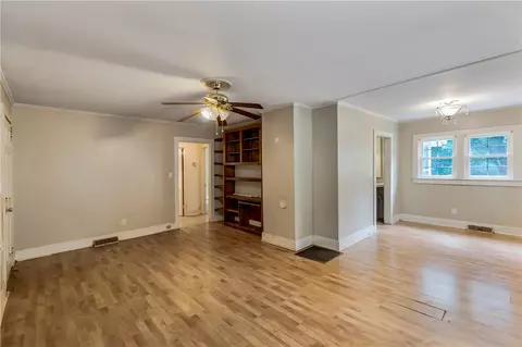930 Cherry St, Pendleton, SC 29670 photo 3