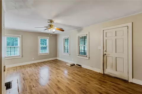 930 Cherry St, Pendleton, SC 29670 photo 2