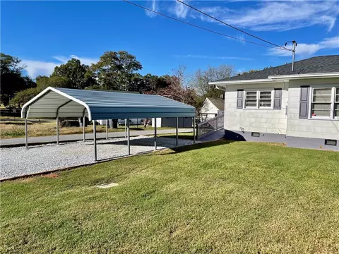 35 Smith St, Pelzer, SC 29669 photo 4