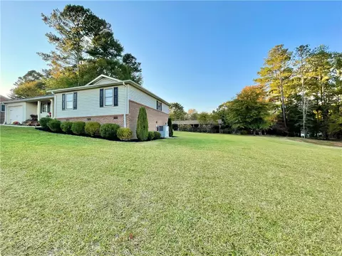 414 Wimberly Ln, Easley, SC 29642 photo 4