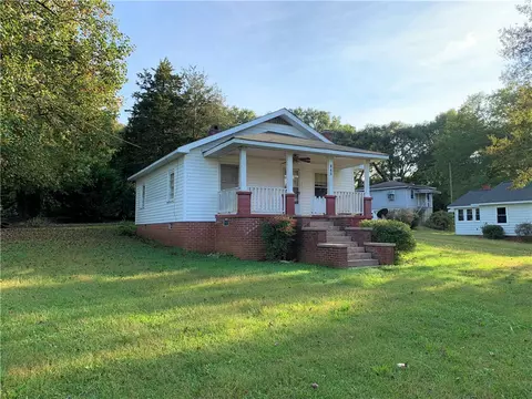 138 E Jones Ave, Pickens, SC 29671 photo 2