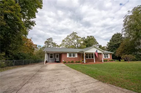 125 Ramseur St, Central, SC 29630 photo 4