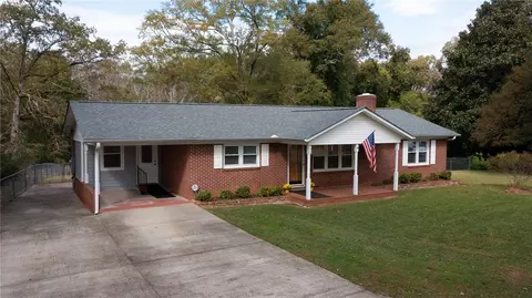 125 Ramseur St, Central, SC 29630 photo 1
