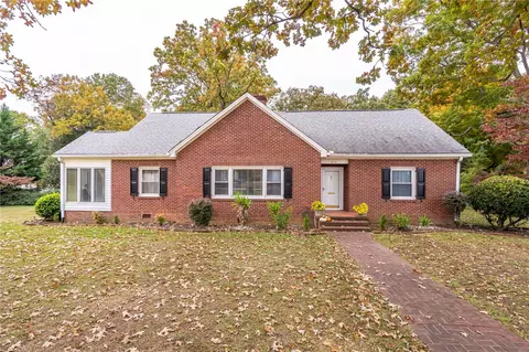 202 S C St, Easley, SC 29640 photo 1