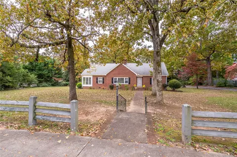 202 S C St, Easley, SC 29640 photo 34