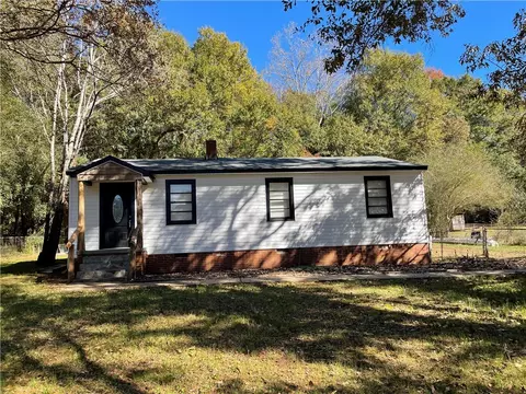 1609 Preston Dr, Anderson, SC 29621 photo 1