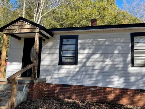 1609 Preston Dr, Anderson, SC 29621 photo 2