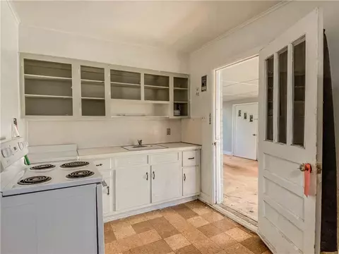 308 S Elm St, Pendleton, SC 29670 photo 8