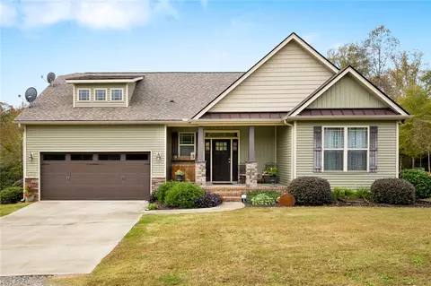 320 Edward St, Starr, SC 29684 photo 2