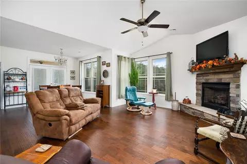 320 Edward St, Starr, SC 29684 photo 9