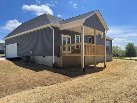 1904 Queen Dr, Walhalla, SC 29691 photo 5