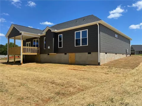 1904 Queen Dr, Walhalla, SC 29691 photo 6