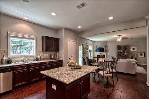 124 Granada Pl, Seneca, SC 29678 photo 3