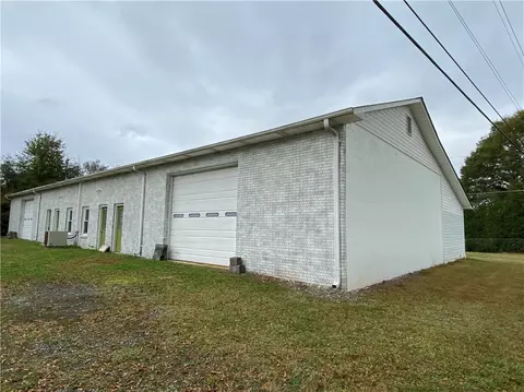 216 Battleground Rd, Chesnee, SC 29323 photo 4