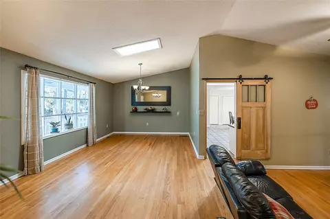 115 Tabor St, Central, SC 29630 photo 2