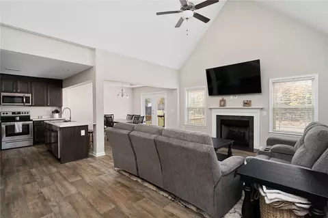 421 Saluda Rd, Williamston, SC 29697 photo 8