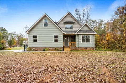 421 Saluda Rd, Williamston, SC 29697 photo 3