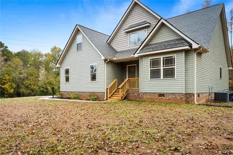 421 Saluda Rd, Williamston, SC 29697 photo 4