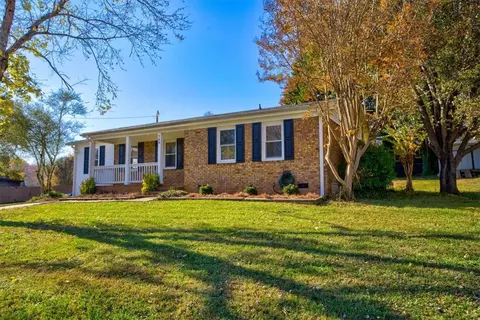 148 Vista Cir, Easley, SC 29642 photo 2