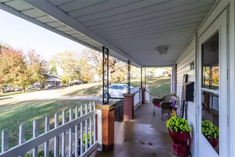 219 Pine St, Easley, SC 29640 photo 5
