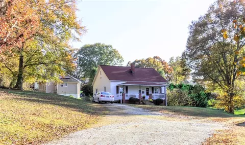 219 Pine St, Easley, SC 29640 photo 6