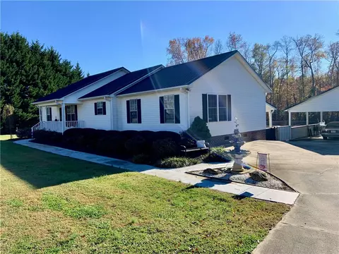 107 Hemlock Dr, Williamston, SC 29697 photo 1