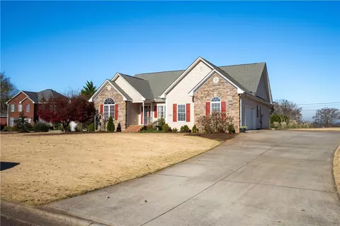 108 Windham Dr, Anderson, SC 29621 photo 2