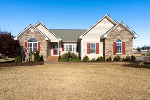 108 Windham Dr, Anderson, SC 29621 photo 1