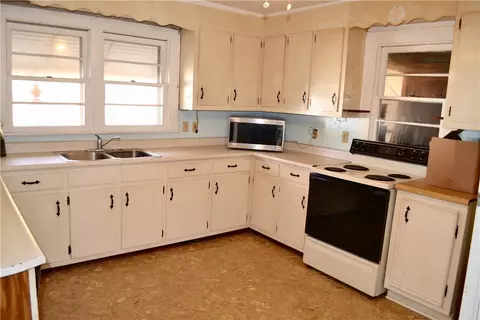 154 Oak Grove Rd, Central, SC 29630 photo 3