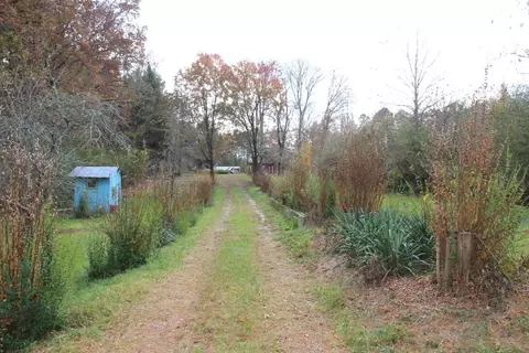 575 Flat Shoals Rd, Walhalla, SC 29691 photo 2