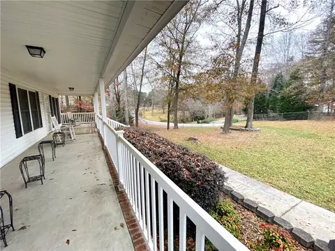 410 Wesley Ct, Starr, SC 29684 photo 2
