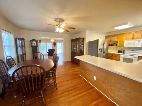 410 Wesley Ct, Starr, SC 29684 photo 8
