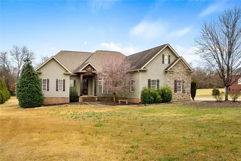 108 Thompson Rd, Pendleton, SC 29670 photo 2