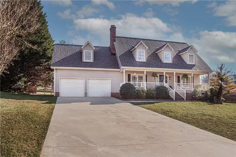 107 Lee Ct, Easley, SC 29642 photo 2