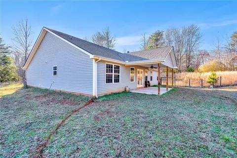 142 Childs Dr, Sunset, SC 29685 photo 17
