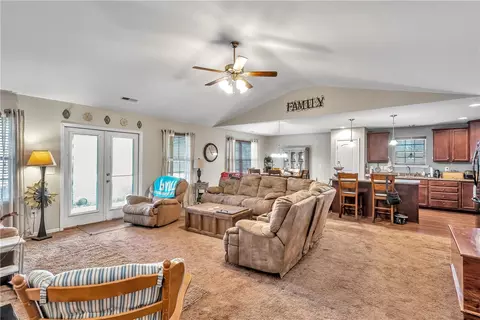 142 Childs Dr, Sunset, SC 29685 photo 2