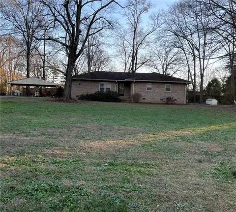 108 Roundtree Ln, Starr, SC 29684 photo 1