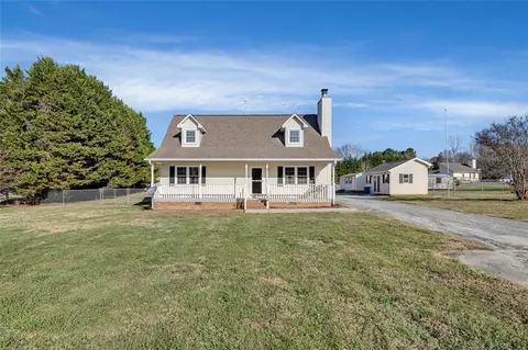 104 Mckell Ct, Easley, SC 29640 photo 2
