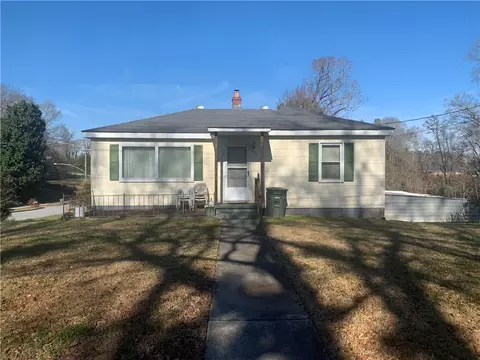 201 E North 3rd St, Seneca, SC 29678 photo 3