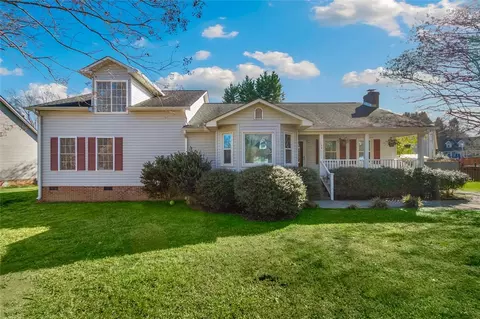 124 Creek Dr, Easley, SC 29642 photo 2