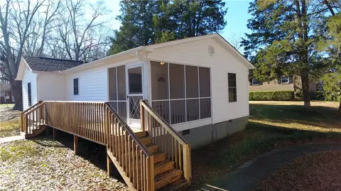 30 Parker St, Williamston, SC 29697 photo 2