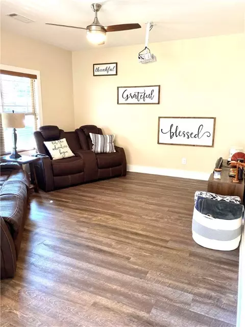 242 Lee Ln, Seneca, SC 29678 photo 3