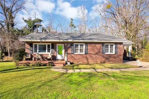 5 E Washington Cir, Honea Path, SC 29654 photo 1