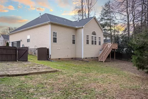 115 Culpepper Ln, Easley, SC 29642 photo 2