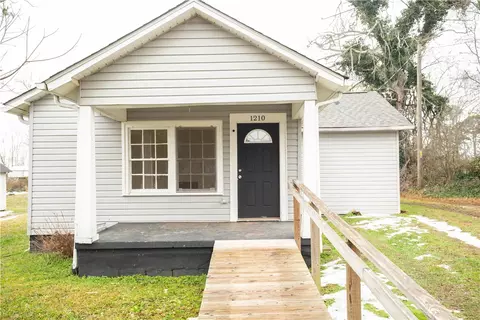 1210 E Main St, Seneca, SC 29678 photo 1