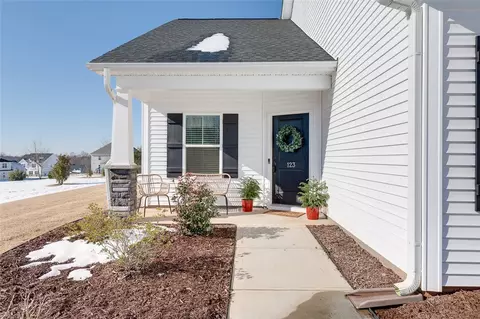 123 Coppermine Dr, Easley, SC 29642 photo 4